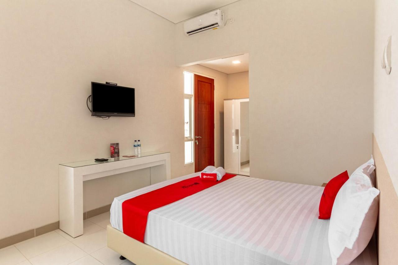 เรดดอร์ซ ชาเรียะห์ แอต เคบรอน Hotel สุราบายา ภายนอก รูปภาพ