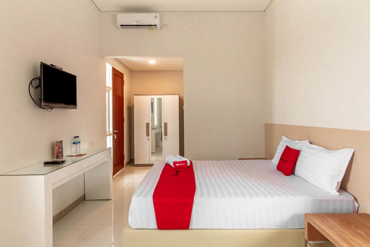 เรดดอร์ซ ชาเรียะห์ แอต เคบรอน Hotel สุราบายา ภายนอก รูปภาพ